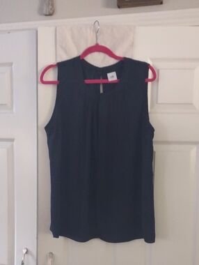 cabi Navy Sleeveless Pleated Neck Camisole Keyhole Back Size Large